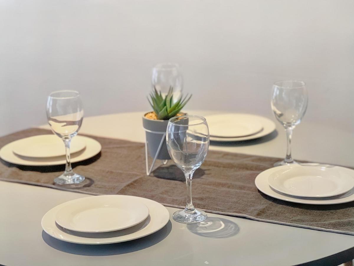 Lovely 2-Bedroom Serviced Apartment Greater London Exteriör bild